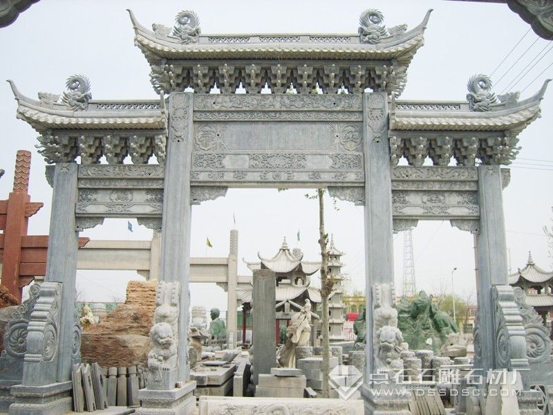 三門三樓青石石牌坊