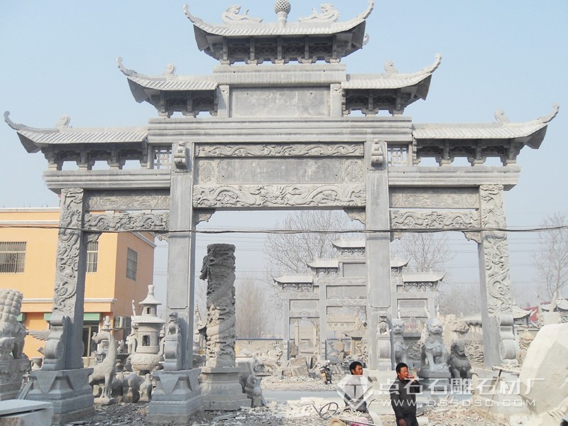 三門五樓青石石牌坊