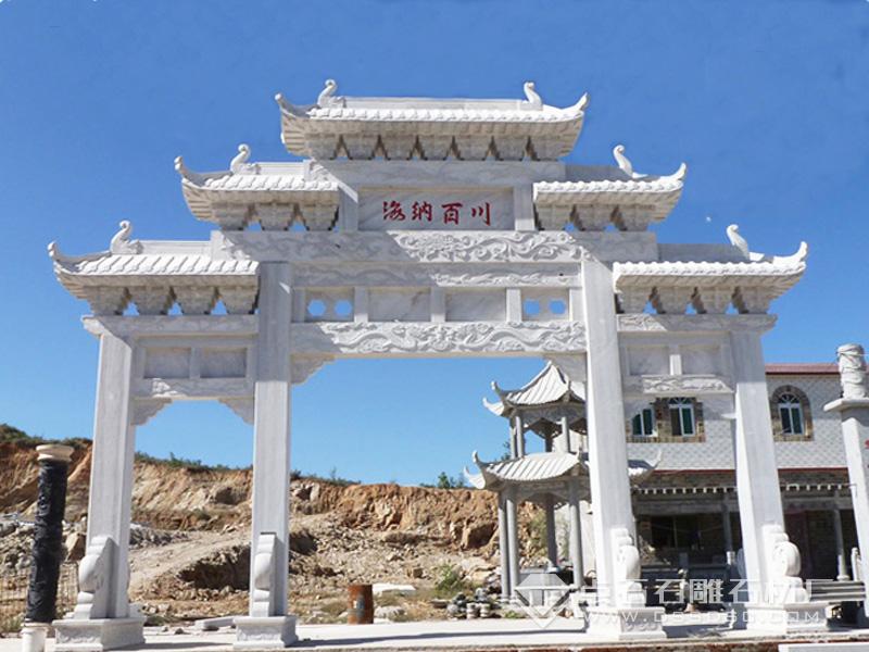 三門三樓漢白玉牌樓
