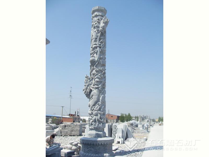 青石龍柱